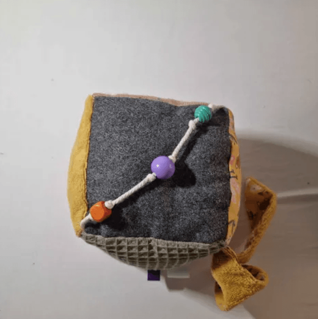 Cube d'éveil 